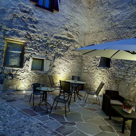 Farm stay Agritur Ciastel Sanzeno